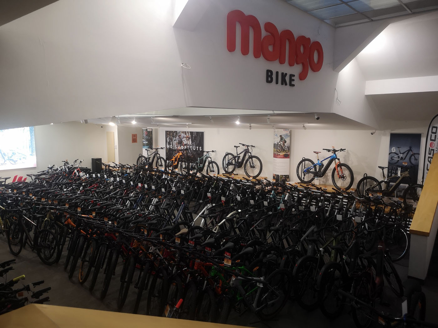 MangoBike bicikli üzlet belülről