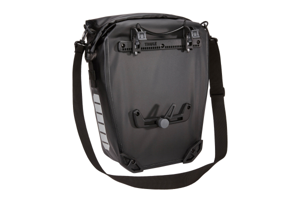 THULE PnP Shield Pannier 17L Kerékpár Túratáska 1db - fekete