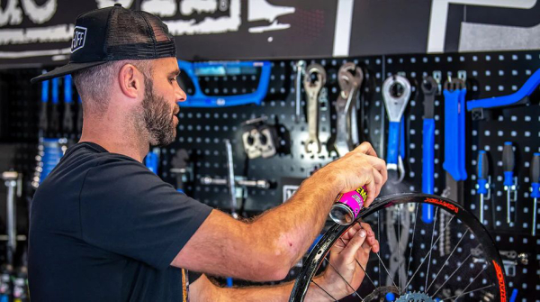 Muc Off Glue&Sealant Remover Tubeless Folyadék Eltávolító 200ml