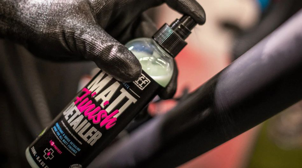 Muc Off Matt Finisher Kerékpár Védő Spray Matt Festéshez 250ml