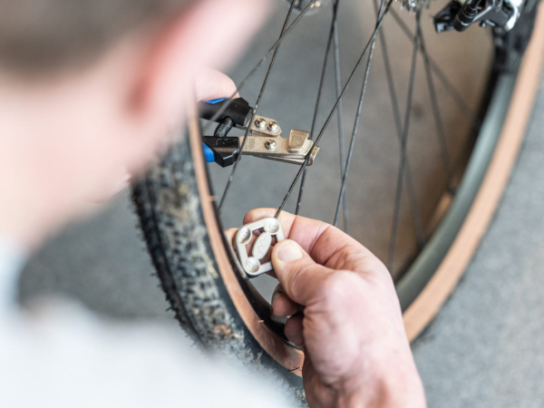 BBB BTL-214 Spokehold Kerékpár Küllőfogő Kerek és Lapos Küllőhöz