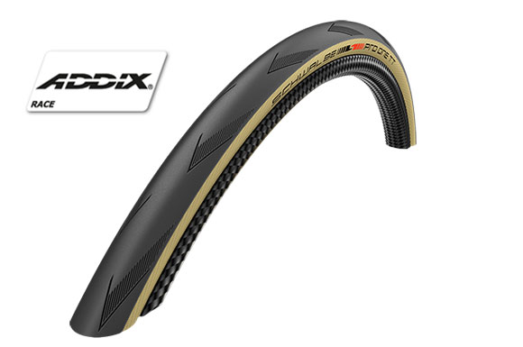 Schwalbe Pro ONE TT EvolutionLine HS493 SuperRace TubelessEasy Addix Race Külsőgumi - fekete - barna