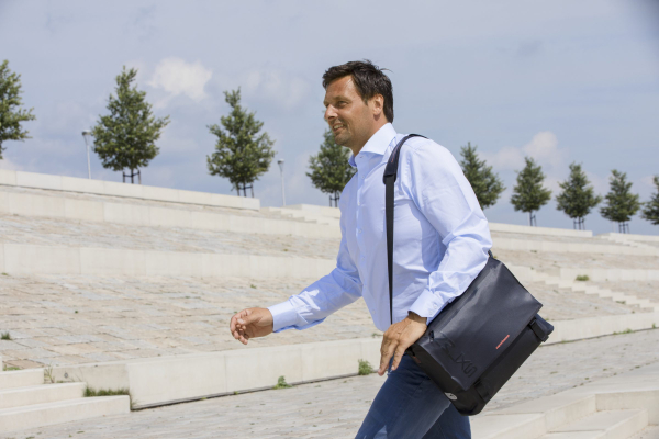 NewLooxs Varo Messenger Kerékpár Futártáska - fekete