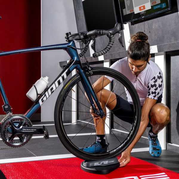 Elite Sterzo Smart  Kanyarodós Kerékpáros Elsőkerék Tartó