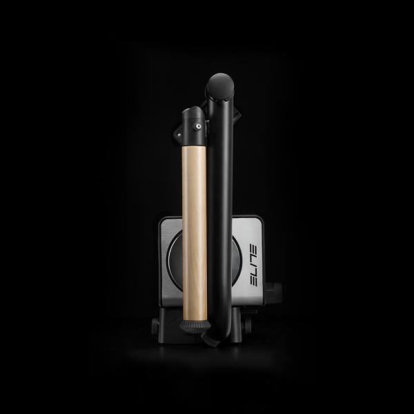 Elite Tuo Interaktív Hagyományos Formájú Wattmérős (3%) Kerékpáros Edzőgörgő (10%) 24"-29" Kerékmérethez