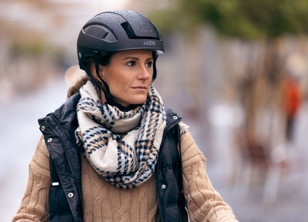 Lazer Cityzen Kineticore Urban Kerékpár Sisak - fekete