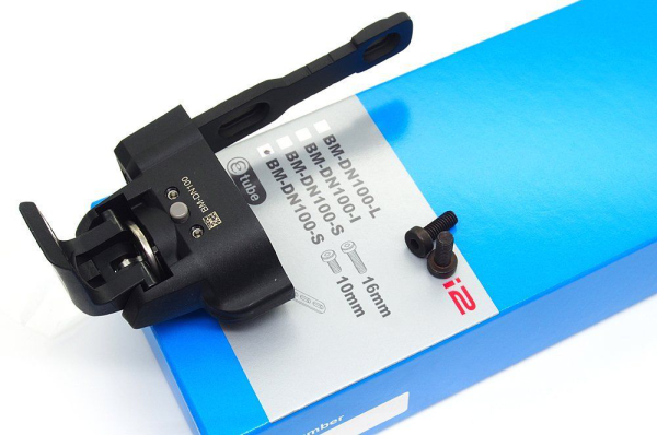 Shimano DN-100-S Akkumulátortartó Külső Kábelvezetéshez - fekete
