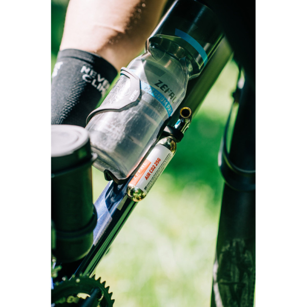 Zefal Pulse Z2I Kerékpáros Kulacstartó 2Db Co2 Patronnal Co2 Adapterrel
