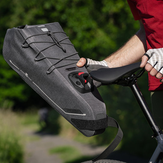 Klickfic Bikepack X Vízálló Táska Kerékpár Nyeregcsőre KF Adapterrel - fekete