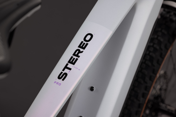 Cube Stereo Hybrid ONE22 Pro 800 foggrey´n´sparklerose 27,5" 2027 Elektromos Fully Mountain Bike Kerékpár - fehér