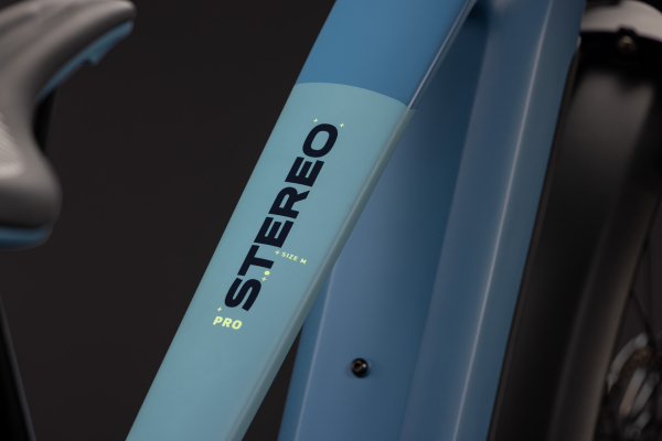 Cube Stereo Hybrid ONE22 Pro 800 FE bluesapphire´n´blue 27,5" 2027 Elektromos Fully Mountain Bike Kerékpár - világoskék