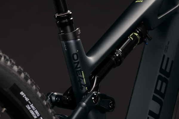 Cube Stereo Hybrid ONE44 HPC Race 800 coal´n´green 29" 2027 Elektromos Fully Mountain Bike Kerékpár - fekete