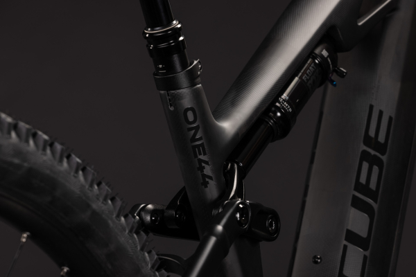 Cube Stereo Hybrid ONE44 HPC SLX 800 blackline 27,5" 2027 Elektromos Fully Mountain Bike Kerékpár - fekete