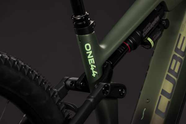 Cube Stereo Hybrid ONE44 HPC TM 800 reedgreen´n´gills 27,5" 2027 Elektromos Fully Mountain Bike Kerékpár - sötétzöld
