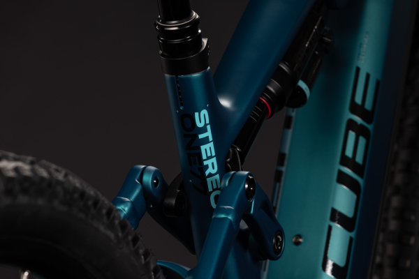 Cube Stereo Hybrid ONE77 HPC Race 800 metallicpetrol´n´black 29"/27,5" 2027 Elektromos Fully Mountain Bike Kerékpár - sötétkék