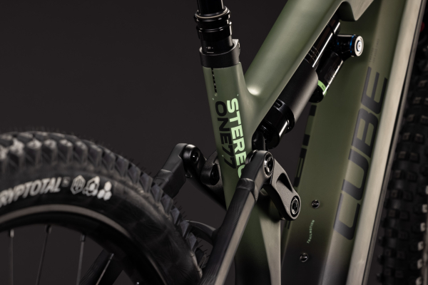 Cube Stereo Hybrid ONE77 HPC TM 800 reedgreen´n´gills 29"/27,5" 2027 Elektromos Fully Mountain Bike Kerékpár - sötétzöld