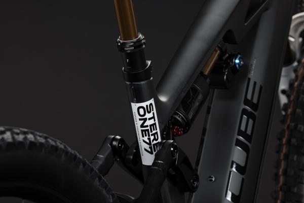 Cube Stereo Hybrid ONE77 HPC AT 800 carbon´n´white 29"/27,5" 2027 Elektromos Fully Mountain Bike Kerékpár - carbon