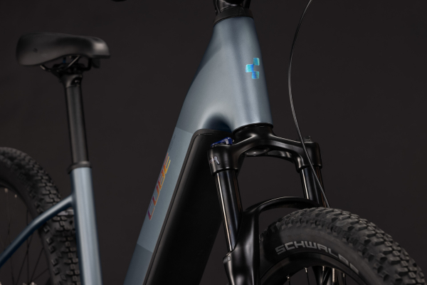 Cube Reaction Hybrid Performance 720 ashgrey´n´prism 27,5" 2027 Elektromos Hardtail Mountain Bike Easy Entry Kerékpár - szürke