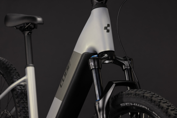 Cube Reaction Hybrid ONE 720  pearlsilver´n´chrome 27,5" 2027 Elektromos Hardtail Mountain Bike Easy Entry Kerékpár - szürke