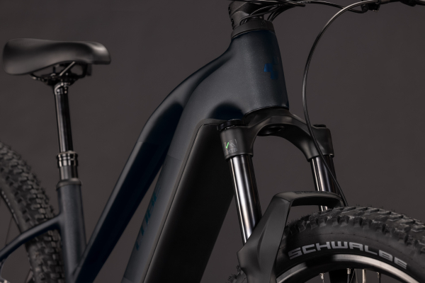 Cube Reaction Hybrid Pro 800 silverdust´n´prism 29" 2027 Elektromos Hardtail Mountain Bike Trapeze Kerékpár - fekete