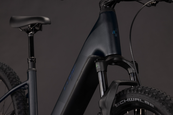 Cube Reaction Hybrid Pro 800 silverdust´n´prism 27,5" 2027 Elektromos Hardtail Mountain Bike Easy Entry Kerékpár - fekete