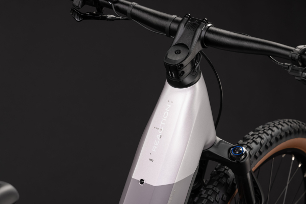 Cube Reaction Hybrid Pro 800 lilacbreeze´n´prizm 27,5" 2027 Elektromos Hardtail Mountain Bike Easy Entry Kerékpár - lila