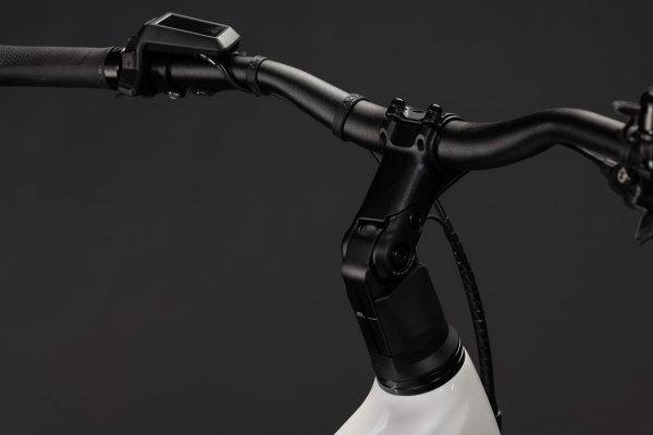 Cube Nuride Hybrid Performance 720 metallicwhite´n´grey 28" 2027 Elektromos Offroad Cross Trekking Kerékpár - fehér