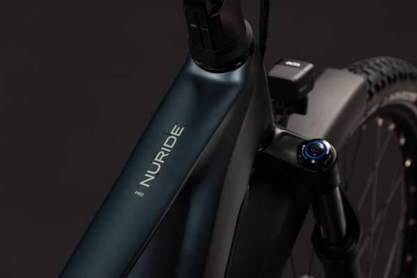 Cube Nuride Hybrid Pro 800 deepteal´n´blue 28" 2027 Elektromos Offroad Cross Trekking Kerékpár - sötétkék