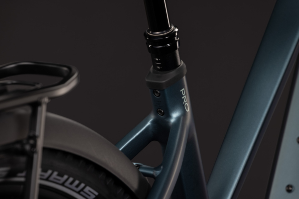 Cube Nuride Hybrid Pro 800 deepteal´n´blue 28" 2027 Elektromos Offroad Cross Trekking Trapeze Kerékpár - sötétkék