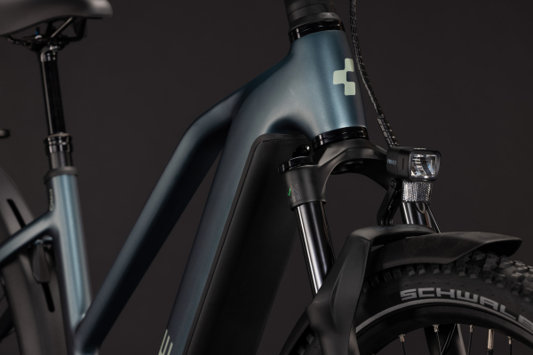 Cube Nuride Hybrid Pro 800 deepteal´n´blue 28" 2027 Elektromos Offroad Cross Trekking Trapeze Kerékpár - sötétkék