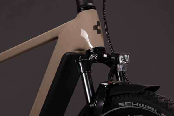 Cube Nuride Hybrid Pro 800 cappuccino´n´black 28" 2027 Elektromos Offroad Cross Trekking Kerékpár - barna