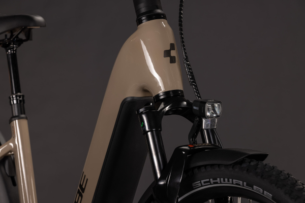 Cube Nuride Hybrid Pro 800 cappuccino´n´black 28" 2027 Elektromos Offroad Cross Trekking Easy Entry Kerékpár - barna