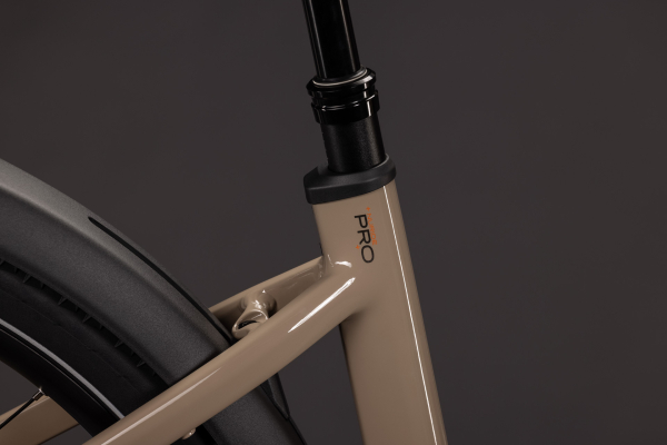 Cube Nuride Hybrid Pro 800 cappuccino´n´black 28" 2027 Elektromos Offroad Cross Trekking Easy Entry Kerékpár - barna
