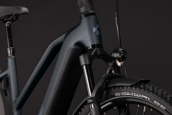 Cube Nuride Hybrid EXC 800 coal´n´chrome 28" 2027 Elektromos Offroad Cross Trekking Trapeze Kerékpár - fekete