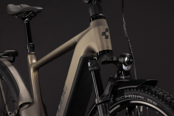 Cube Nuride Hybrid ONE11 HPC SLX 800 goldenbrown´n´black 28" 2027 Elektromos Offroad Cross Trekking Kerékpár - arany