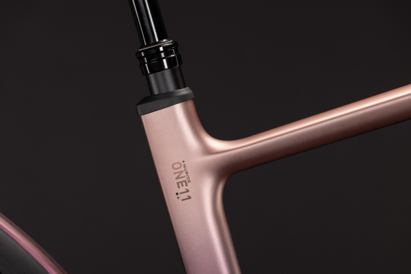 Cube Nuride Hybrid ONE11 HPC SLX 800 mauve´n´black 28" 2027 Elektromos Offroad Cross Trekking Kerékpár - lila