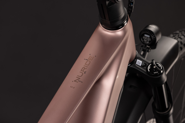 Cube Nuride Hybrid ONE11 HPC SLX 800 mauve´n´black 28" 2027 Elektromos Offroad Cross Trekking Kerékpár - lila