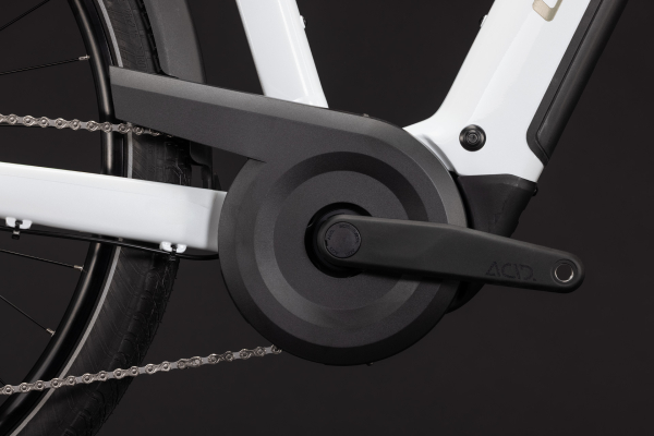 Cube Touring Hybrid ONE 600 metallicwhite´n´chrome 28" 2027 Elektromos Onroad Trekking Kerékpár - fehér