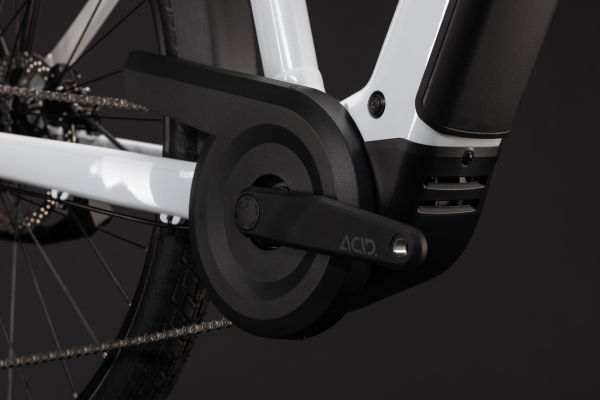 Cube Touring Hybrid ONE 600 metallicwhite´n´chrome 28" 2027 Elektromos Onroad Trekking Trapeze Trapeze Kerékpár - fehér