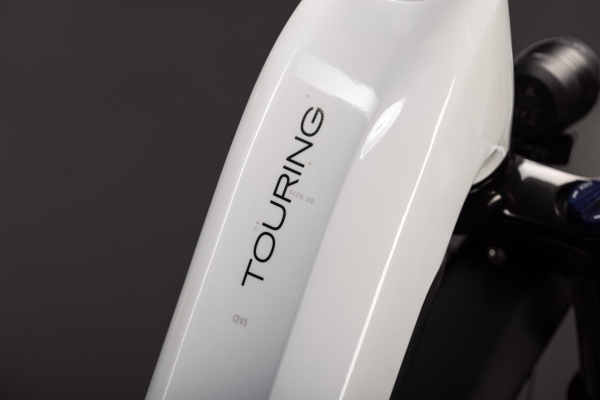 Cube Touring Hybrid ONE 600 metallicwhite´n´chrome 28" 2027 Elektromos Onroad Trekking Easy Entry Kerékpár - fehér