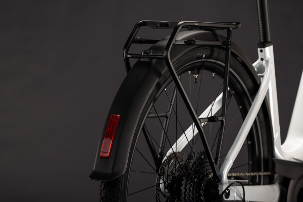 Cube Touring Hybrid ONE 600 metallicwhite´n´chrome 28" 2027 Elektromos Onroad Trekking Easy Entry Kerékpár - fehér