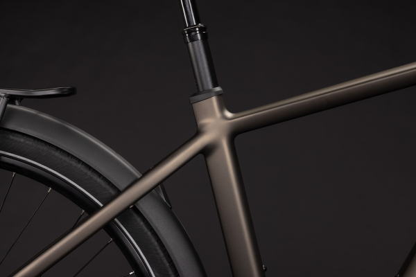 Cube Touring Hybrid Pro 800 metallicumbra´n´black 28" 2027 Elektromos Onroad Trekking Kerékpár - barna