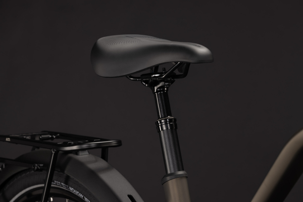 Cube Touring Hybrid Pro 800 metallicumbra´n´black 28" 2027 Elektromos Onroad Trekking Trapeze Kerékpár - barna