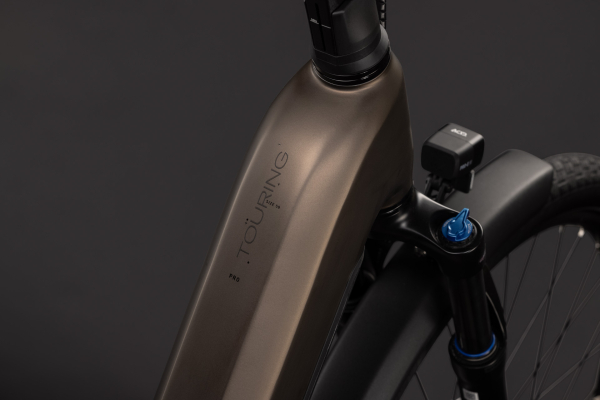 Cube Touring Hybrid Pro 800 metallicumbra´n´black 28" 2027 Elektromos Onroad Trekking Easy Entry Kerékpár - barna