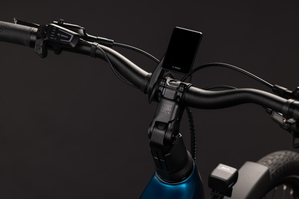 Cube Touring Hybrid Pro 800 electricblue´n´prizm 28" 2027 Elektromos Onroad Trekking Trapeze Kerékpár - sötétkék