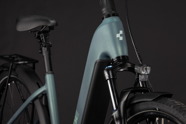 Cube Touring Hybrid Deluxe SLX 800 greengranit´n´green 28" 2027 Elektromos Onroad Trekking Easy Entry Kerékpár - világoskék