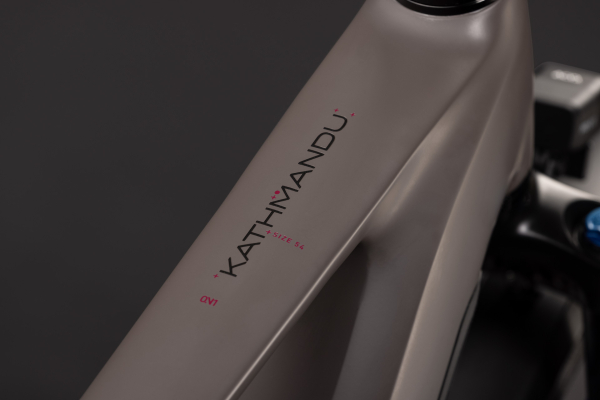 Cube Kathmandu Hybrid ONE 800 cedar´n´chrome 28" 2027 Elektromos Onroad Trekking Kerékpár - barna