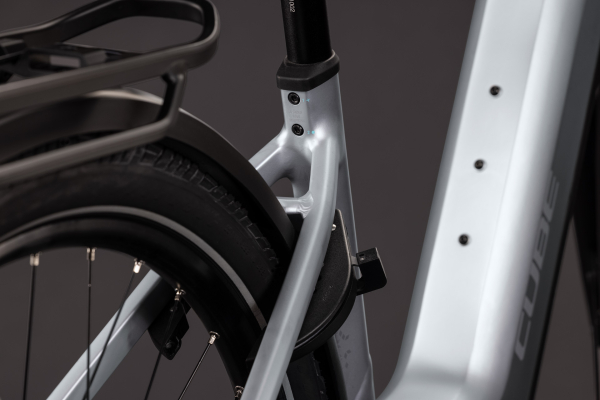 Cube Kathmandu Hybrid ONE 800 silverstar´n´reflex 28" 2027 Elektromos Onroad Trekking Easy Entry Kerékpár - szürke