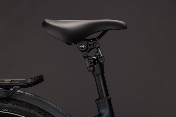 Cube Kathmandu Hybrid Pro 800 coal´n´black 28" 2027 Elektromos Onroad Trekking Easy Entry Kerékpár - fekete