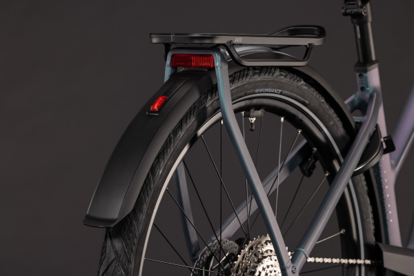 Cube Kathmandu Hybrid Pro 800 smaragdgrey´n´black 28" 2027 Elektromos Onroad Trekking Trapeze Kerékpár - világoskék